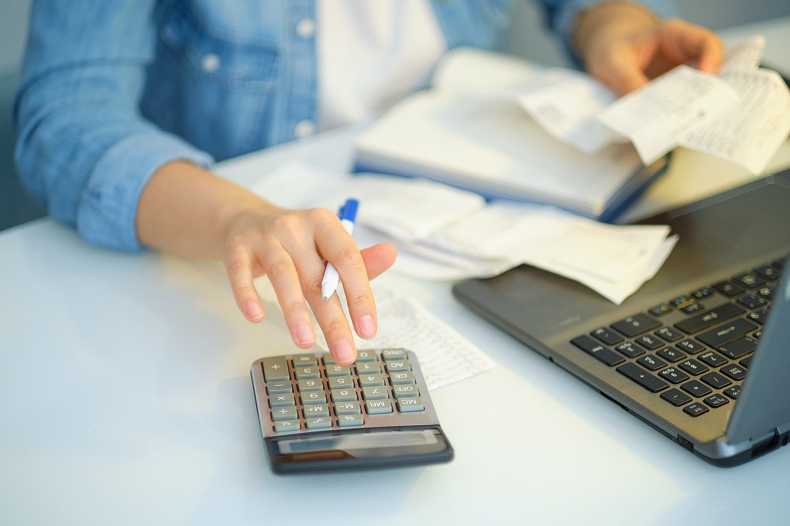 10 Budgeting Mistakes That Keep You Broke